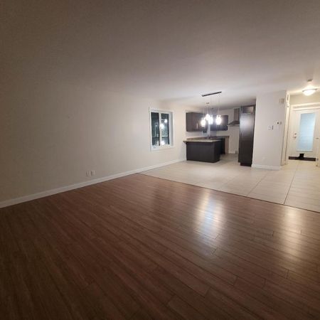 Grand 4 1/2 ***Libre immédiatement ou 1er avril 2026 - Photo 4