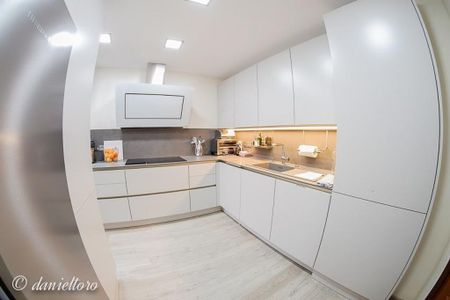 4 bedroom luxury Flat for rent in Seville, Spain - Photo 2