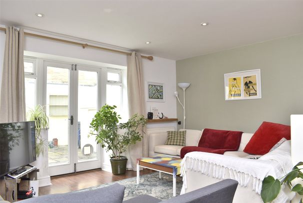 Shaftesbury Mews, Bath, BA2 - Photo 1