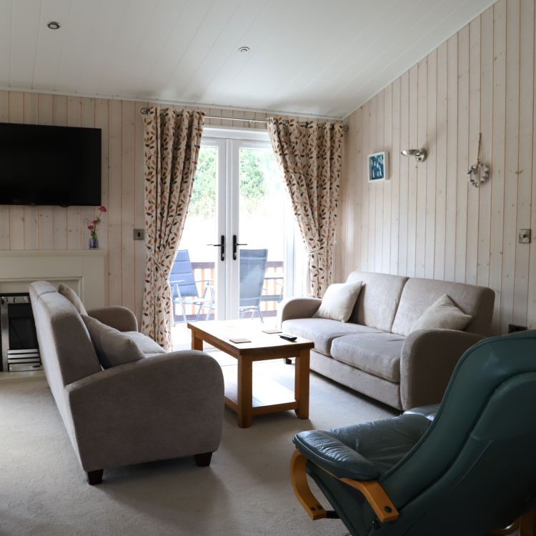 4 Bed, Lodge - Photo 1