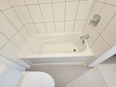 For Lease - 2170B Dufferin Street Unit# Upper Lvl, Toronto, Ontario - Photo 2