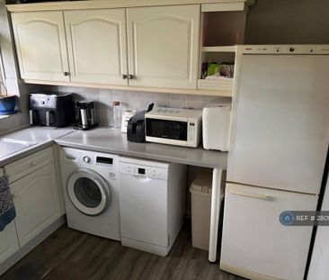 2 bedroom maisonette to rent - Photo 5