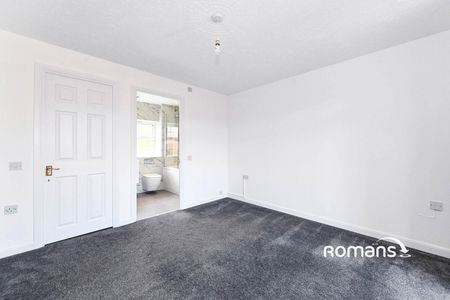 Gloucestershire Lea, Warfield, Bracknell, RG42 - Photo 4