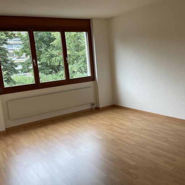 "Wohnung im Grünen mit 2 Balkonen in der nähe vom Bahnhof und Einkaufsm" - Photo 1