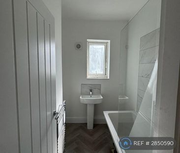 2 bedroom terraced house to rent - Photo 6