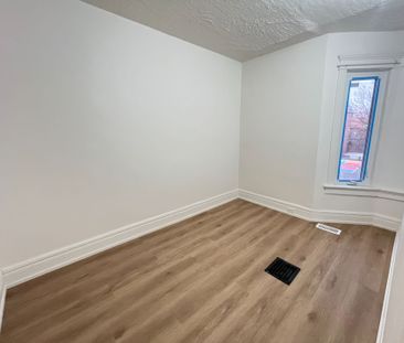 For Lease - 82 Curzon Street Unit# UNIT 2, Toronto, Ontario - Photo 4