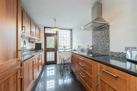 The Quadrangle, Hyde Park Estates, W2 - Photo 3