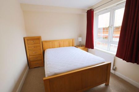 3 bedroom townhouse to rent - Photo 2