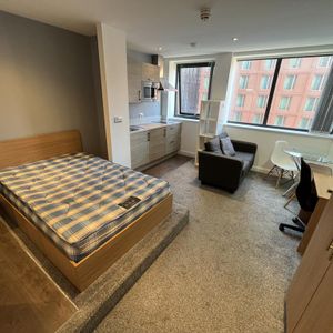 Studio to rent - Photo 2