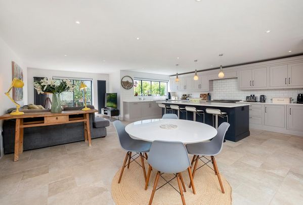 5 bedroom terraced house to rent - Photo 1
