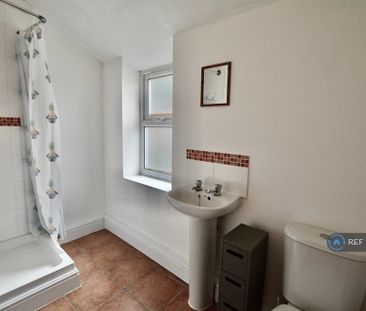 1 bedroom in a house share to rent - Photo 6