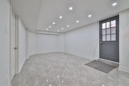 For Lease - 212 Barhill Road, Vaughan, Ontario - Photo 5