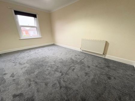 HEATHWOOD ROAD, WINTON- P07758 - Photo 2