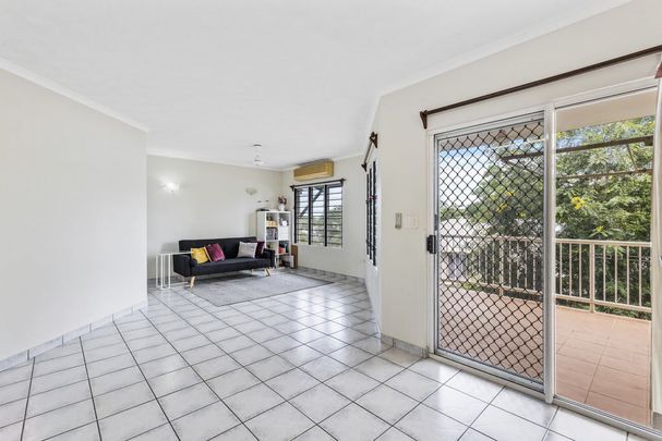 !!REDUCED !! NEAT UNIT IN QUIET COMPLEX CLOSE TO SHOPS - Photo 1