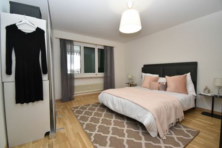 Gross­zü­gi­ge 4-Zim­mer­woh­nung im Grü­nen - Photo 3