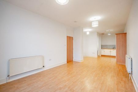 2 bedroom flat to rent - Photo 4