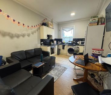 4 bedroom terraced house to rent - Photo 2