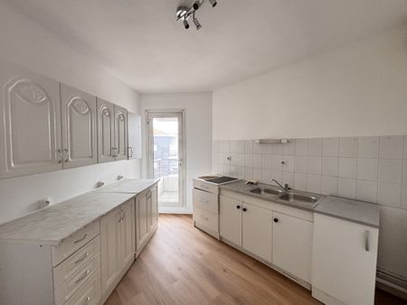 Location Appartement 3 pièces 60m² LES SABLES D OLONNE 85100 - Photo 2