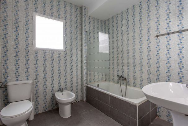 Warm room in Benimaclet - Photo 1