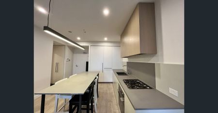 Furnished 2 Bed Ready to Move in, Stylish and Spacious with Prime location - Photo 4