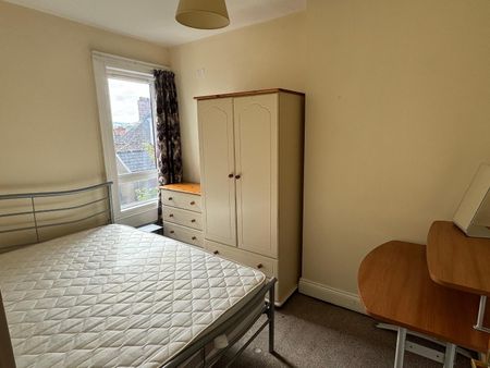 26 Riverview Street, BT9, Belfast - Photo 3