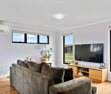 Modern Home, Great Location - Photo 1