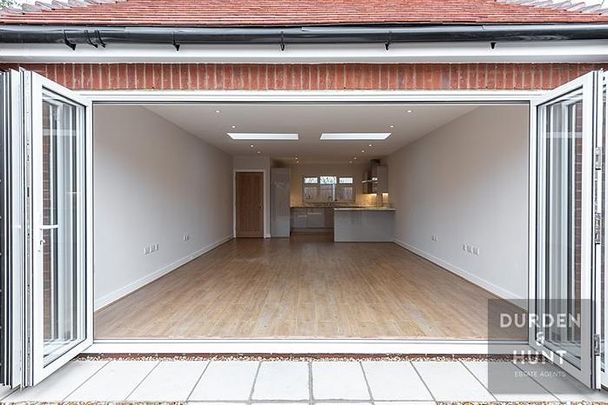 Richmond Road, Potters Bar - Photo 1