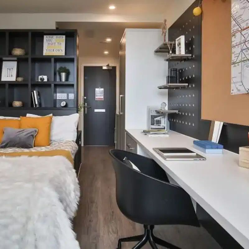 Platinum Studio Acc - Photo 1