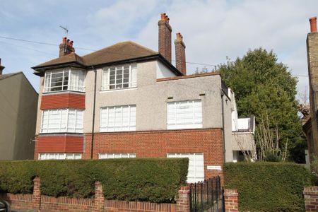 4 bedroom apartment to rent - Photo 4