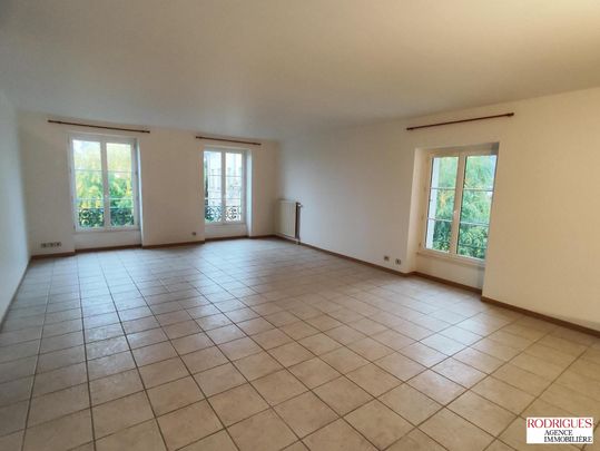 Location Appartement 4 pièces 110m² POITIERS 86000 - Photo 1