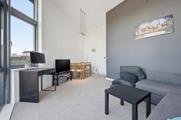 Coningsby Avenue, London, NW9 - Photo 1