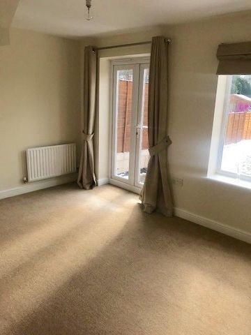 2 bedroom townhouse to rent - Photo 4