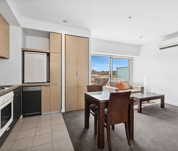 Modern one bedroom apartment in the heart of St Kilda - Photo 5