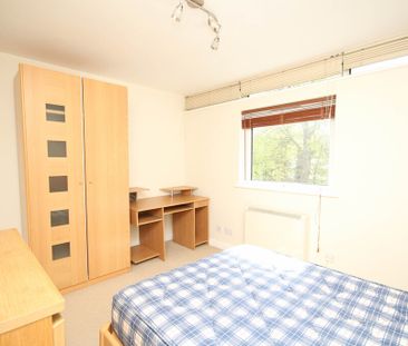Chaucer court - Photo 5