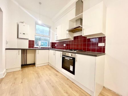 1 bedroom Flat To Let - Photo 4