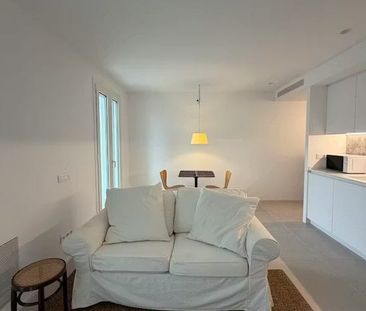 Travessera de Collblanc, L'Hospitalet de Llobregat, Catalonia 08904 - Photo 4