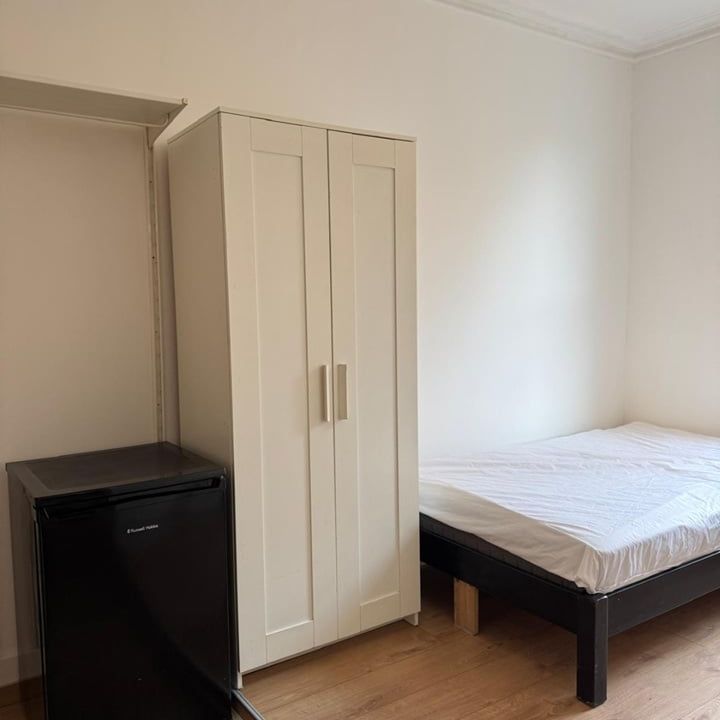 Bedsit, Sandringham Road, E8 - Photo 1