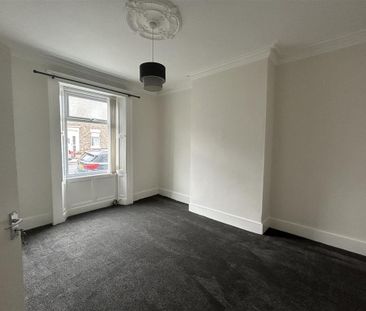 2 bedroom ground floor flat to rent - Photo 5