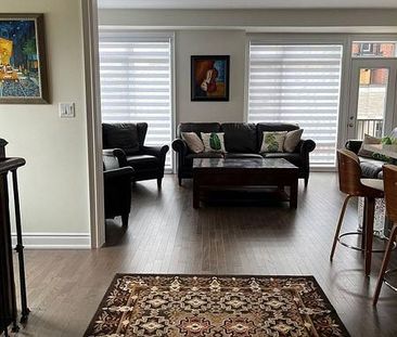 For Lease - 7 Griffith Street, Aurora, Ontario - Photo 2
