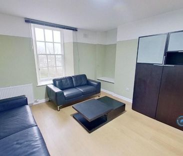 5 bedroom flat to rent - Photo 2