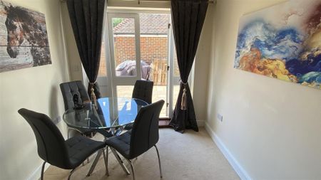 2 bedroom terraced house to rent - Photo 2
