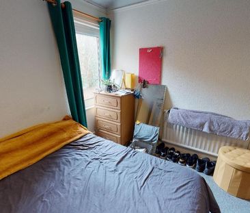 4 bedroom terraced house to rent - Photo 5