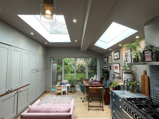 3 Bed Terraced House, Acacia Road, E17 - Photo 1
