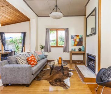 LOVELY THREE BEDROOM HOME IN MT EDEN - Photo 5