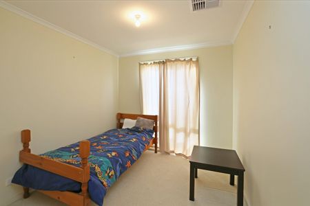 3 Bedroom Home Close To Schools - Photo 5