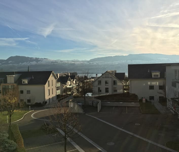 "Charmante Wohnung mit Zürichsee-Nähe und schöner Aussicht" - Photo 2