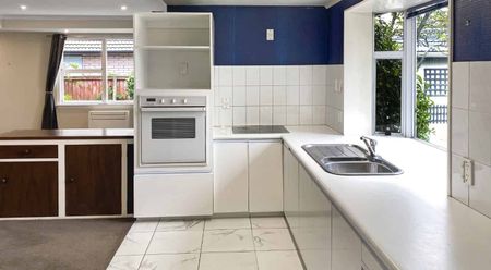 BURWOOD - 4 BEDROOMS - Photo 2