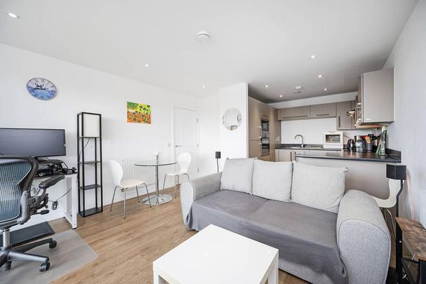 1 bedroom flat to rent - Photo 1