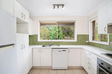 Unique renovated home with elevated bush views - Photo 4