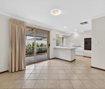 WELL-PRESENTED, LOW-MAINTENANCE LIVING IN A PRIME MANNING LOCATION - Photo 4